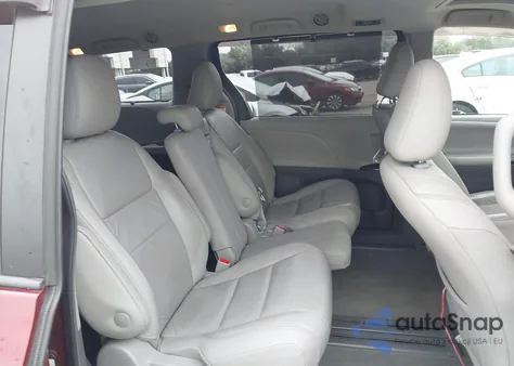 2018 Toyota Sienna Xle 8 Passenger z USA, uszkodzony, nr VIN 5TDYZ3DC4JS906391